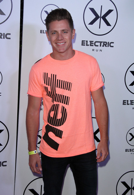 Jef Holm Former Bachelorette Winner In Running To Become Next Bachelor!