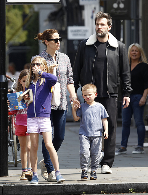 Jennifer Garner And Ben Affleck Marriage Reunion PR Stunt: Promote ‘Mother’s Day’ And ‘Justice League’ Movies (PHOTOS)