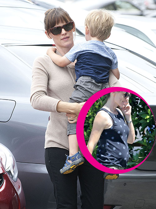 Jennifer Garner Pregnant and Flaunting Baby Bump – Her Rep Denies Fourth Child Pregnancy Rumors (PHOTOS)