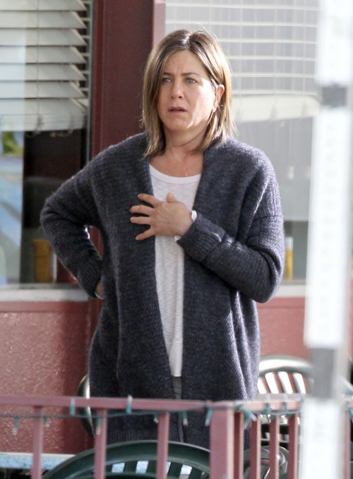 Jennifer Aniston Insults Courteney Cox For Using Botox? (PHOTOS)