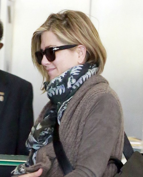 Jennifer Aniston Acknowledges Justin Theroux Breakup With Extreme Makeover By Style Guru Kate Young