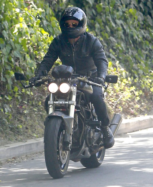 Jennifer Aniston and Justin Theroux Trial Separation: Justin Moves Out and Wedding Cancelled