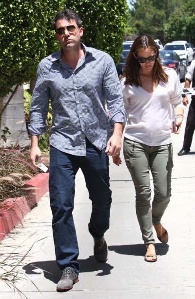 Jennifer Garner Pregnancy Confirmed? Couple Spotted At Medical Center (PHOTOS)