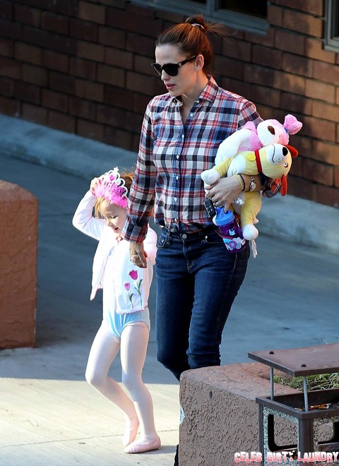 Jennifer Garner Pregnant: Baby Bump Report Means Ben Affleck Wants A Boy (Photos)
