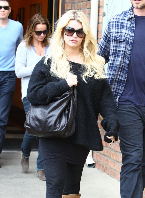 Jessica Simpson Offers To Bribe Dad Joe Simpson To Disappear After Sex Scandal