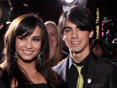 Joe Jonas To Sue Over Demi Lovato Sex Story