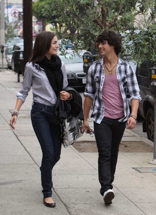 Joe Jonas and Ex-Girlfriend Camilla Belle Hook Up, Trying To Ditch Heroin and Blanda Eggenschwiler?