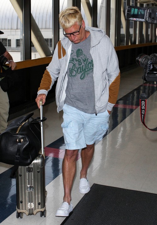 Jessica Simpson Bans Her Father Joe’s Gay Pals From Wedding