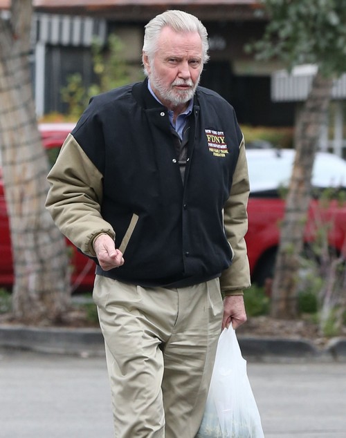 Jon Voight Not Invited to Angelina Jolie, Brad Pitt Wedding: “That’s Nice” says Snubbed Father
