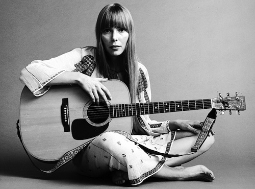 Joni Mitchell Hospitalized: Found Unconscious In Home – Rushed To Intensive Care For Treatment Of Unknown Health Condition!