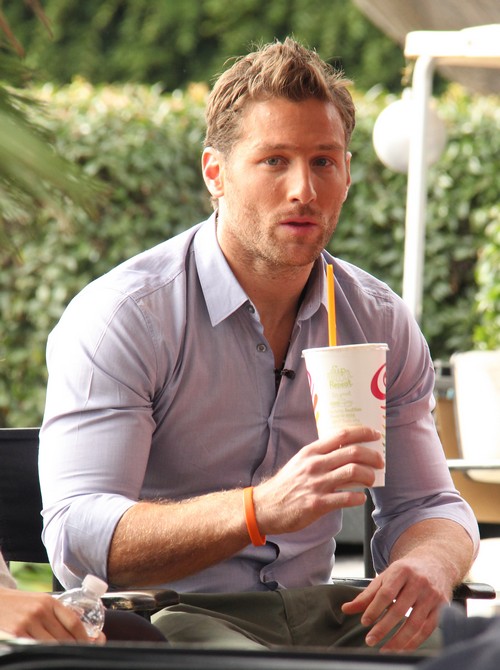 Brandi Glanville and Juan Pablo Galavis Hookup – Brandi Solicits Sex From The Bachelor 18 on Twitter