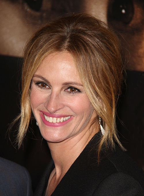 Julia Roberts Desperate To Divorce Husband Danny Moder: Trapped In Loveless Marriage – Suspects Cheating And Kicks Him Out?