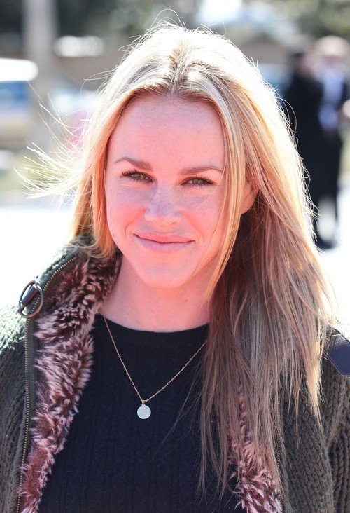 General Hospital Spoilers: Hope of Bold and the Beautiful Recast as Julie Marie Berman – Returning To GH as Lulu’s Cousin?