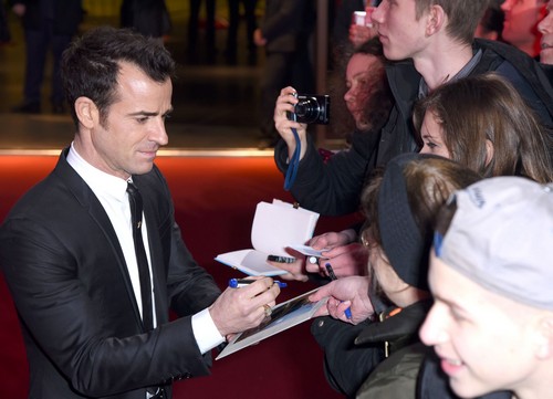 Jennifer Aniston Divorce Update: Justin Theroux Career Obsessed – Marriage at Breaking Point?