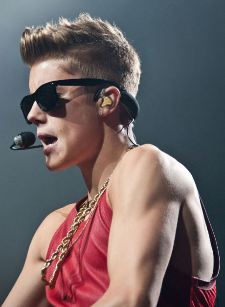 Justin Bieber Fans Take To Twitter In A Shocking ‘Cutting For Bieber’ Campaign — Protesting His Marijuana Usage