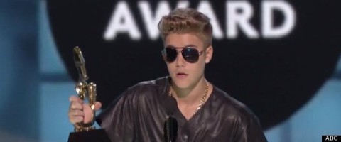 Justin Bieber Booed Because Of Idiotic Speech And Fake Accent, Are People Getting Tired Of Him?