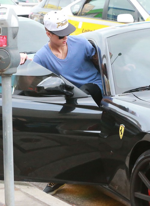 Justin Bieber Drunk Driving Arrest: Biebs Arrested and Taken to Jail in Miami for DUI and Drag Racing (VIDEO)