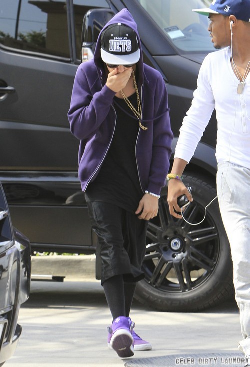 Justin Bieber Pees Into Bucket – Will He Be Fired From Label?