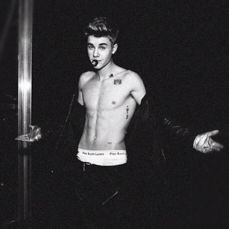 Justin Bieber’s Message To Selena Gomez: ‘Kiss My Ass’ – (PHOTO)