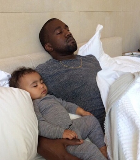 Kim Kardashian Posts Loving Pic Of Kanye West And North West – Tries To Solve Backlash For Abandoning Her Child! (PHOTO)