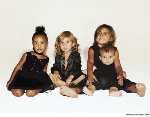 Kardashian Christmas Card 2016: 5 Reasons For the Disapointing Disaster