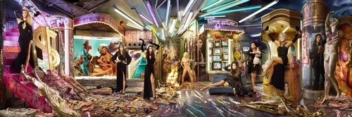 Kanye West Responsible For Disastrous Kardashian Illuminati Christmas Card