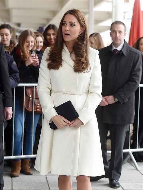 Kate Middleton Battling Queen Elizabeth: Warns Duchess Commoner Family Needs To Keep Quiet – James Middleton Upsets Monarch