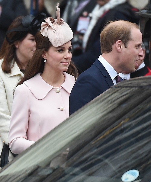 Kate Middleton Bans Prince Charles From Prince George: Carole Middleton Controls Access to Grandson (NEW PHOTOS)