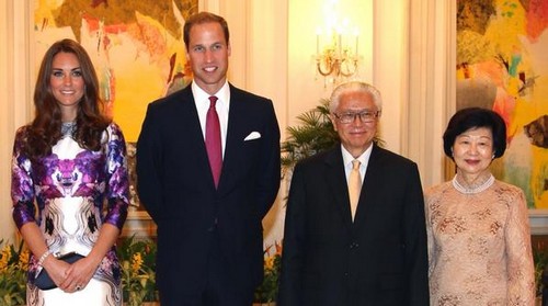 Queen Elizabeth Insults Kate Middleton With Snub: Won’t Invite Princess’ Family To Sandringham For Christmas Holiday Lunch (NEW PHOTOS)
