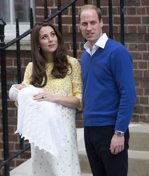 Kate Middleton Favors Princess Charlotte As She Won’t be Monarch: Prince George Sibling Rivalry Will Be Epic