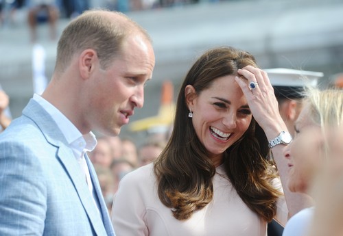 Kate Middleton Forces Pippa Middleton Out Of Spotlight Despite Celebrity Wedding Plans: Queen Elizabeth Delighted