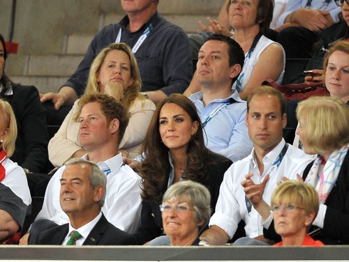 Kate Middleton Upset on Mustique: Prince William Prefers Partying With Prince Harry In London, Bored On Middleton Family Vacaton?