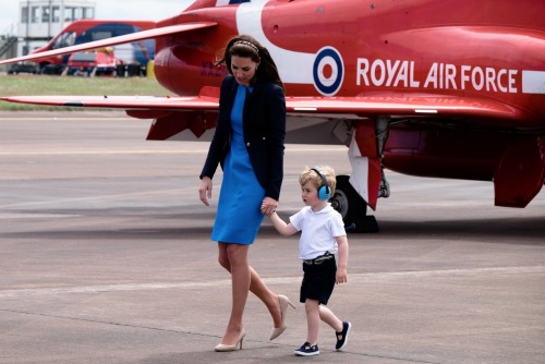 Kate Middleton and Prince William Privileged: British Royal Family Members Upset Over Their Preferential Treatment?