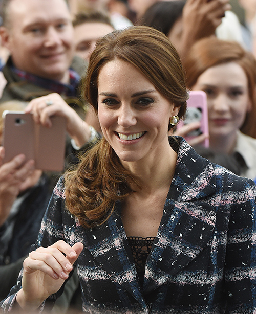 Kate Middleton Embarrassed By Carole Middleton’s Halloween Killer Clown Costume Scandal: Queen Elizabeth Appalled?