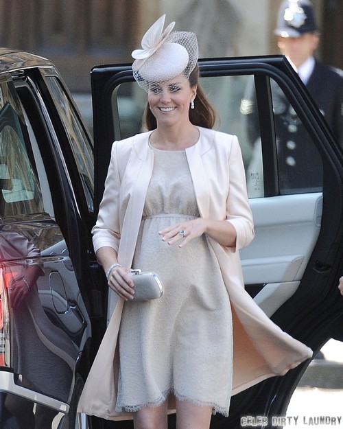 Kate Middleton and Prince William Waiting For Labor and Ambulence Ride To Hospital At Kensington Palace – Final Stages of Pregnancy (VIDEO)