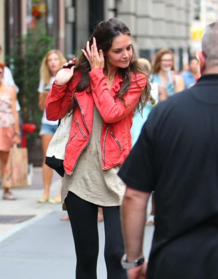 Katie Holmes Cashing In On Divorce