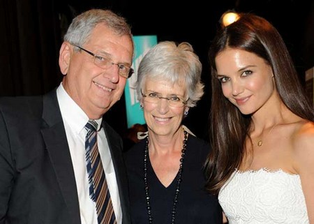 Katie Holme’s Parents Saving Their Daughter From Tom Cruise’s ‘Bullying’