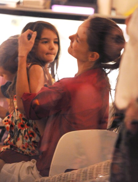 Katie Holmes Learning From Nicole Kidman’s Mistakes