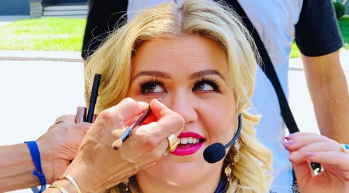 Kelly Clarkson Moves From ‘The Voice’ to ‘The Kelly Clarkson Show’ – First Airdate, Everything You need To Know