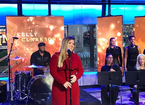 Kelly Clarkson Returning To ‘American Idol’ as Judge?