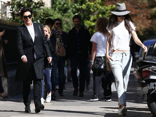 Kendall Jenner’s Beauty Tips and Secrets, Plastic Surgery: Claims She Drinks Twelve Glasses Of Detox Tea (PHOTOS)