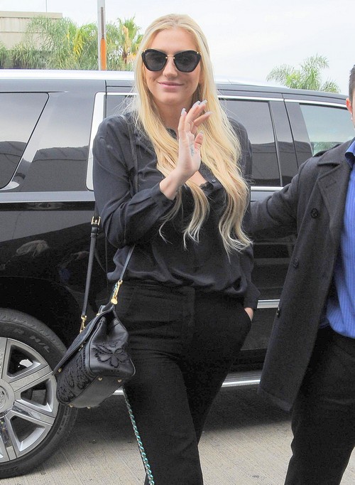 Kesha Lied Says Dr Luke About Sandy Hook “Die Young” Song in Lawsuit: Trashy Sad Liar?