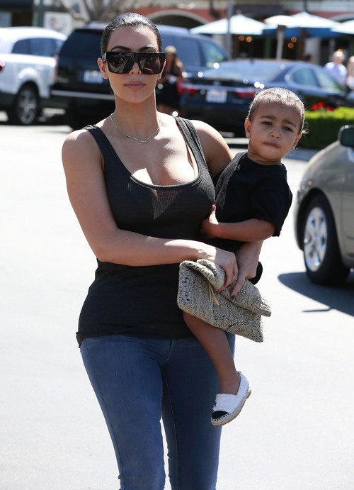 Kim Kardashian Divorce: North West Custody Battle With Kanye West Looms – Who’s The Better Parent? (New Photos)