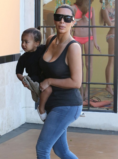 Kim Kardashian Divorce: Kimye Fakes Marriage With North West Photo Ops – Kanye West Split On Hold?