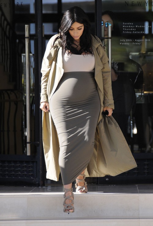 Kim Kardashian, Naya Rivera Nude Baby Bump War: Hypocritical Glee Actress Poses Naked and Pregnant in Photo Shoot