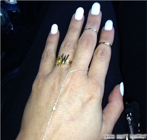 Kim Kardashian Tweets Engagement Ring From Kanye West (Photo)