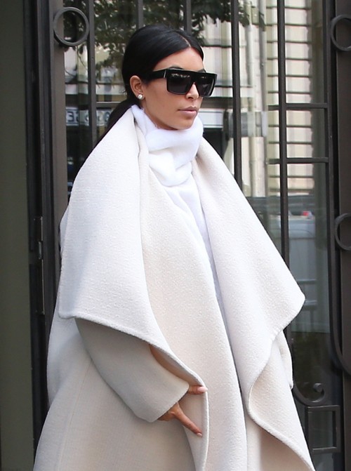 Kim Kardashian Pregnant: Second Child Baby Bump Cover-Up? (PHOTOS)