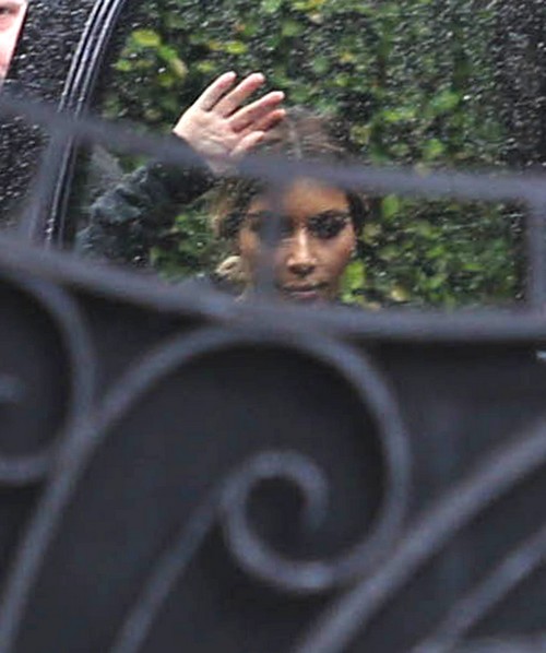 Kim Kardashian Admits She’s A Horrible Mother Who Uses North West as a Photo Op Prop (PHOTOS)