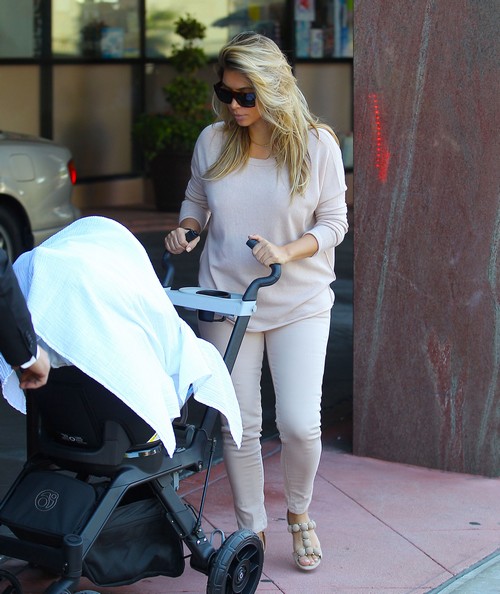 Kim Kardashian Uncovered and Looking Miserable Takes North West To The Doctor – Kanye and Father Ray Tag Along (PHOTOS)