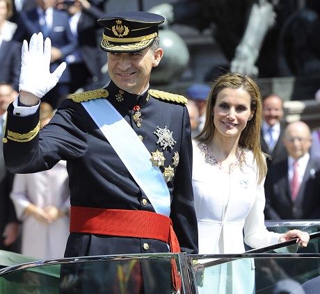 King Juan Carlos Officially Abdicates From Throne: See Pics Of Queen Letiza and New King Felipe’s Coronation Ceremony HERE! (PHOTOS)